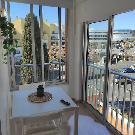 Apartment Centre Port,studio Cosy,vue Piscine Et Sur Le Parking Prive Ainsi Que Le Mont Saint Martin