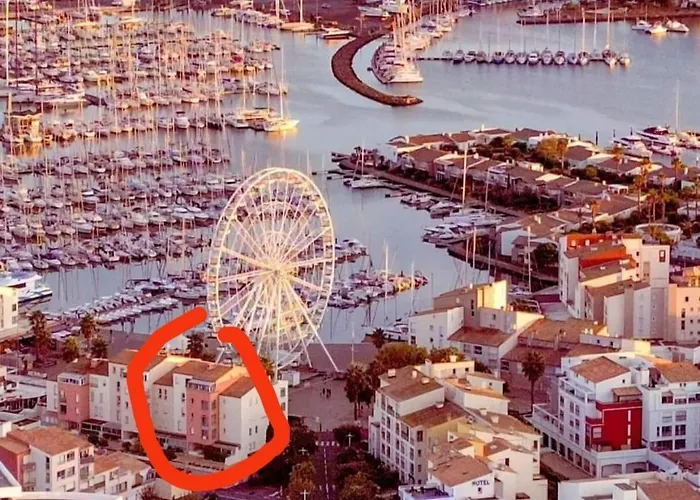 Richelieu Port Position Cosy 2 Adultes Piscine Place De Parking Privative Vue Mont Saint Martin شقة